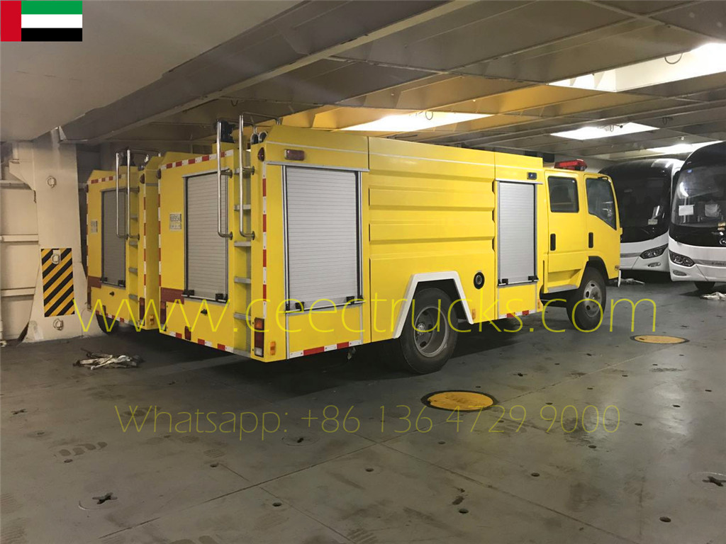 عميل دبي يشتري 2 وحدة من سيارات الإطفاء باللون الأصفر