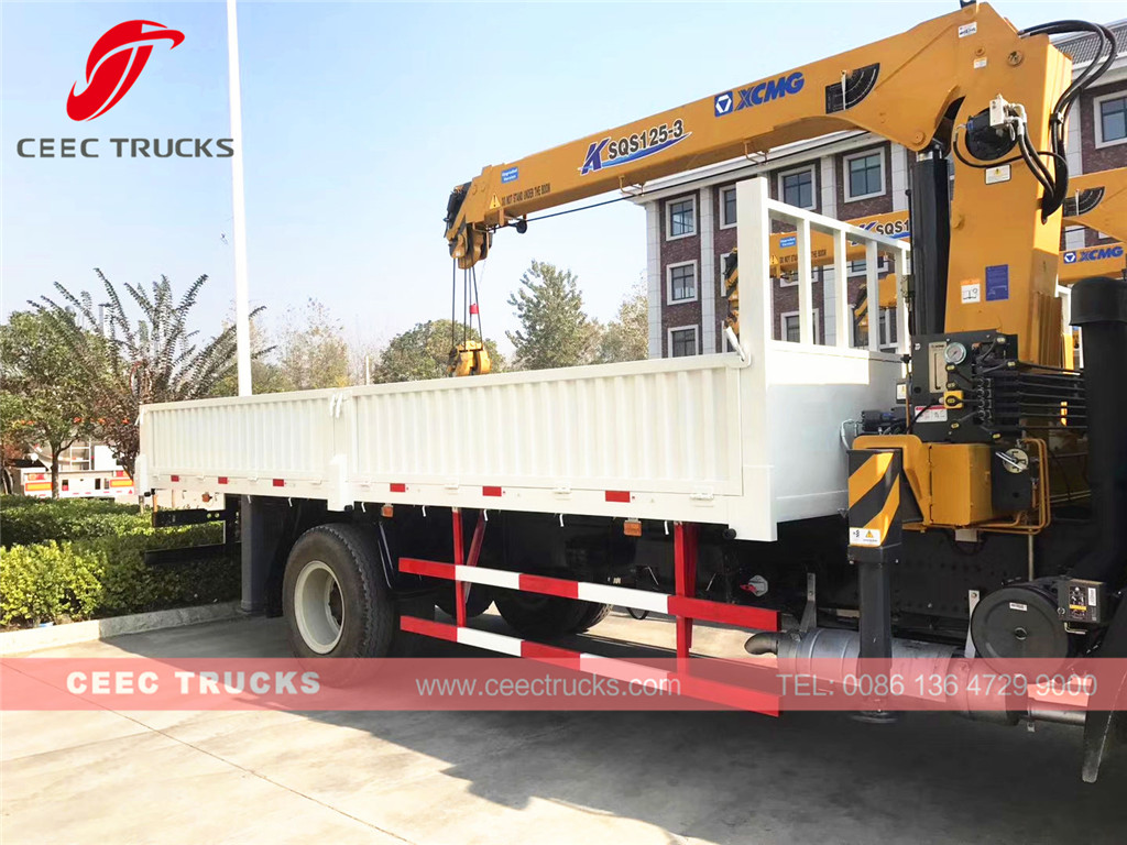 5units SINOTRUK 5t boom crane truck for Wuhan Seaport