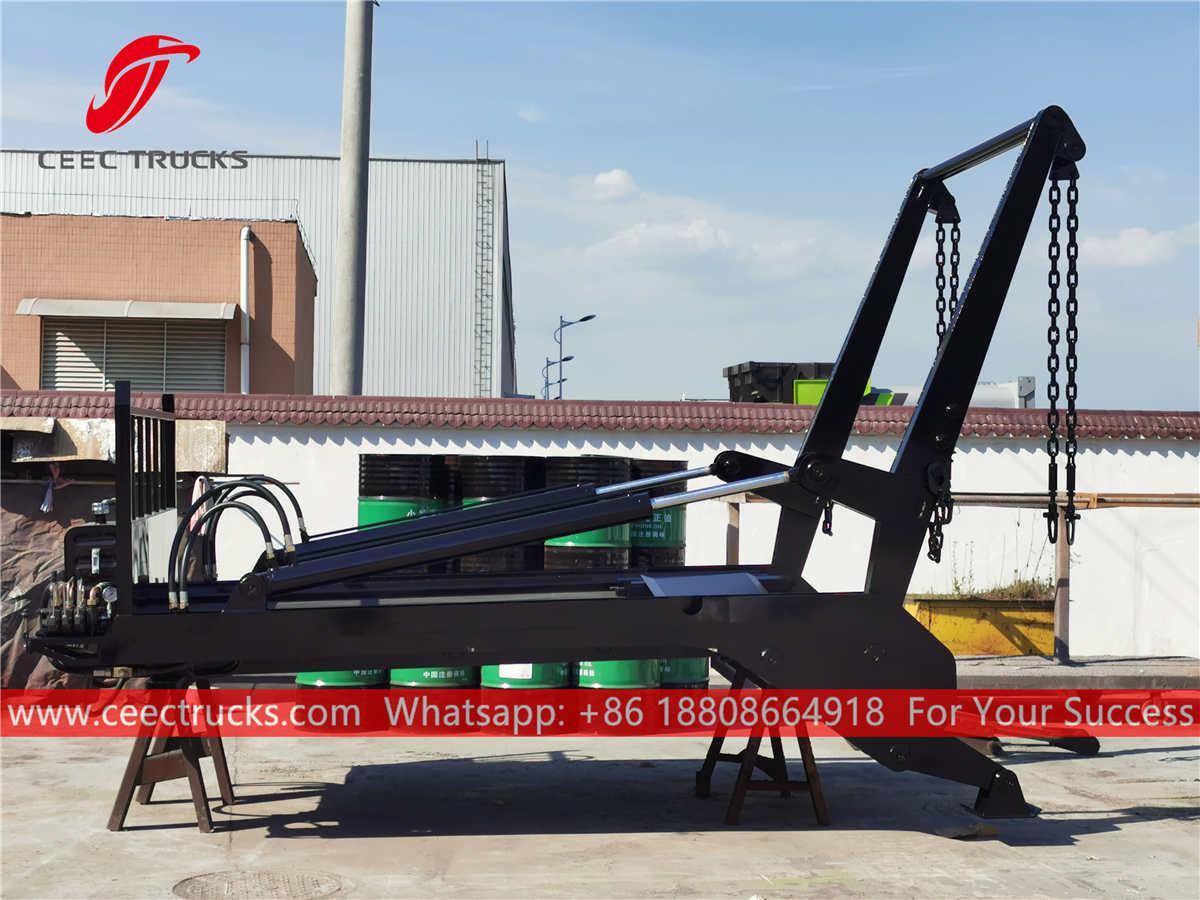 Swing arm garbage truck body