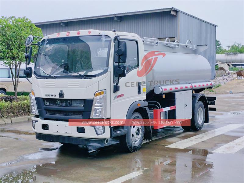 SINOTRUK 6CBM fuel tank truck