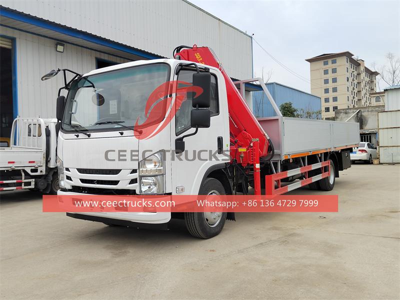 Isuzu folding crane cargo truck