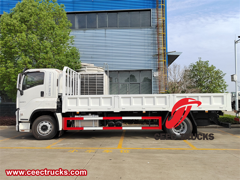 Isuzu GIGA flatbed cargo truck