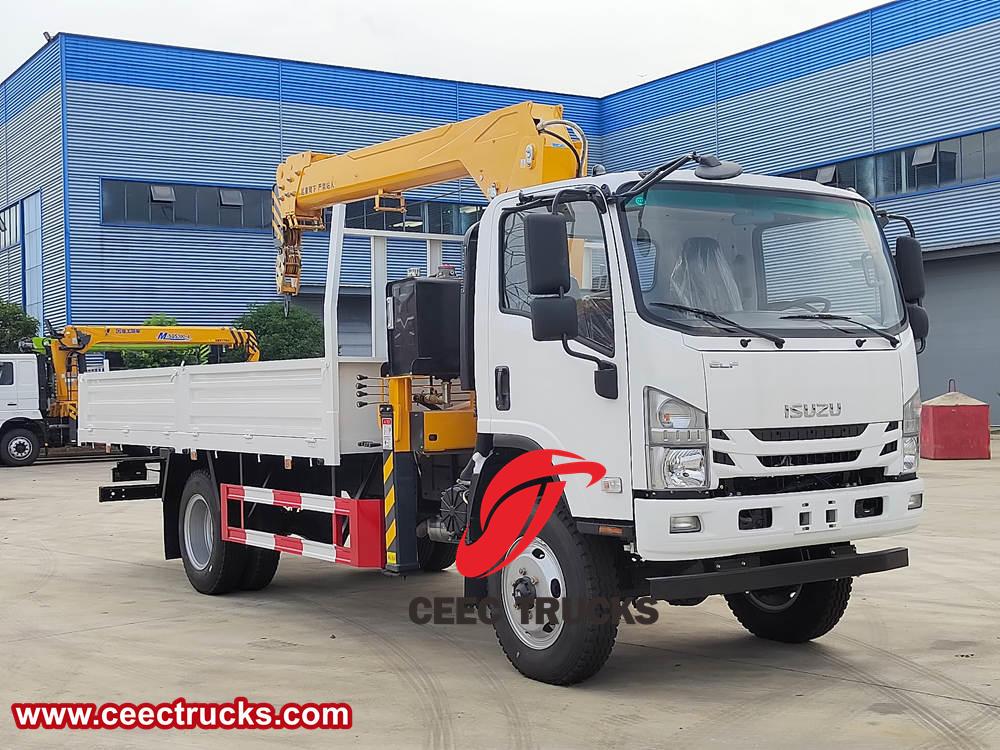 Isuzu telescopic crane truck