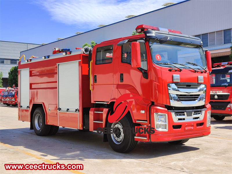 Isuzu 4x2 GIGA foam water fire truck 