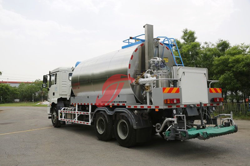 ISUZU GIGA fully automatic asphalt distributor