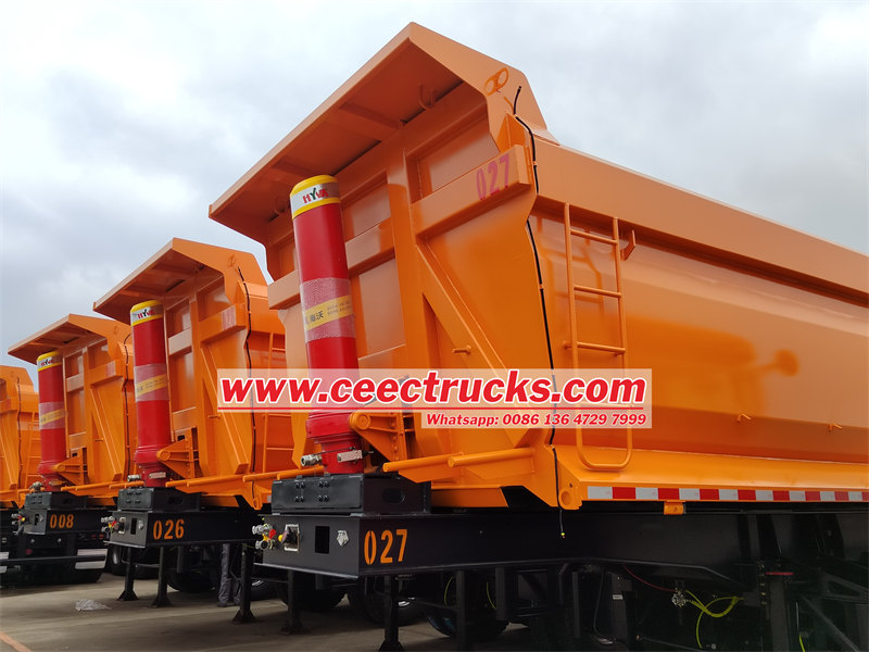 Tipper trailers with HYVA cyliner