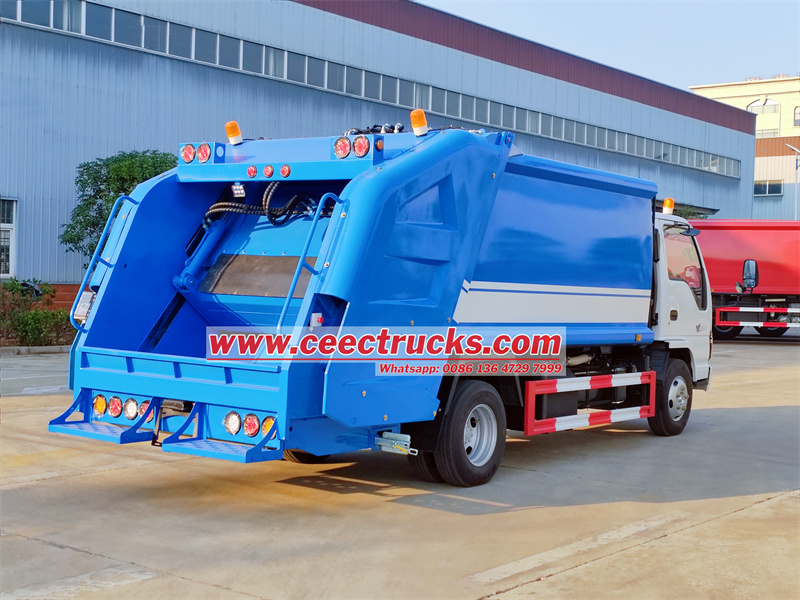 ISUZU NKR garbage compactor truck