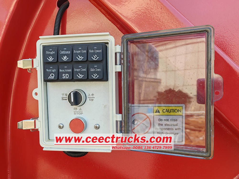 HOWO rear loader compactor truck