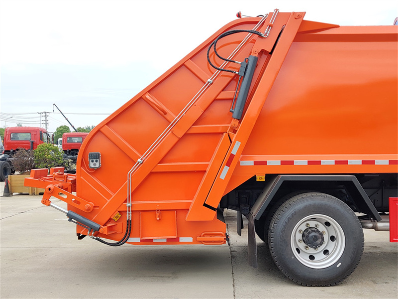 ISUZU FVR garbage compactor truck