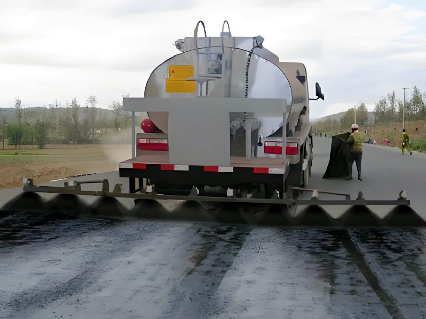 Howo Bitumen Asphalt Spreader