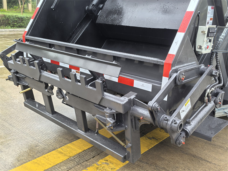 FOTON rear loaders tilting device for 360L bins