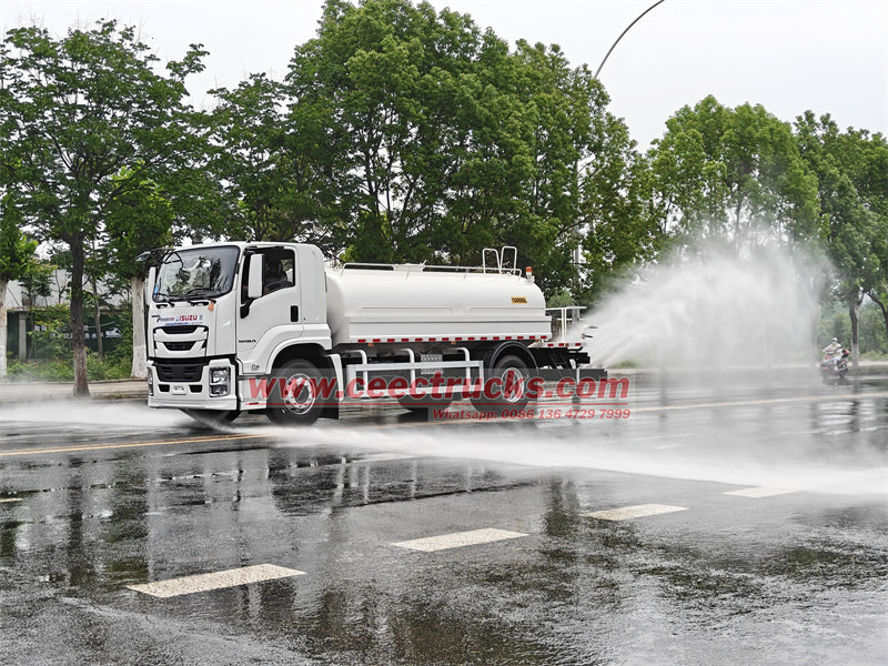 ISUZU GIGA water truck front jetting nozzles