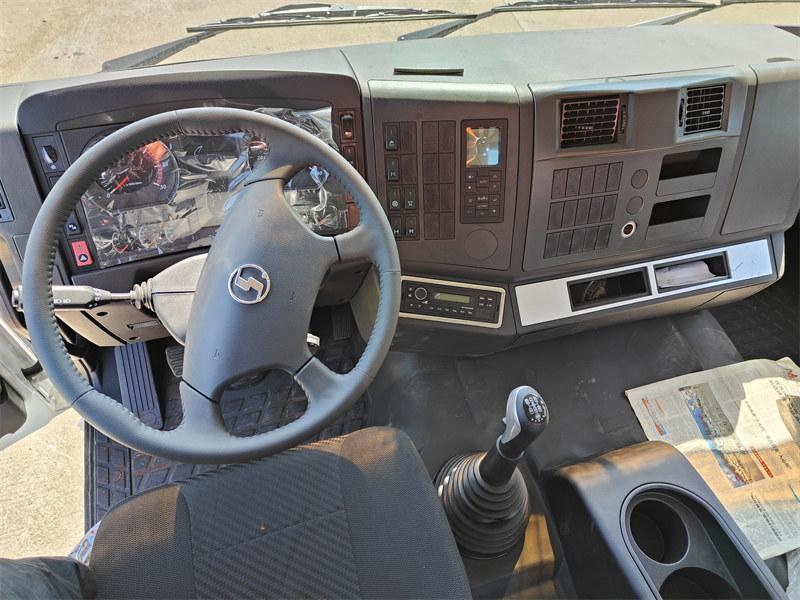 Shacman H3000 driver cabin