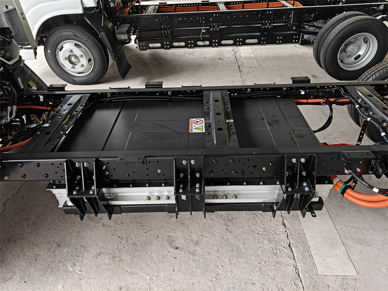 ISUZU electric truck battery 70.59kWh