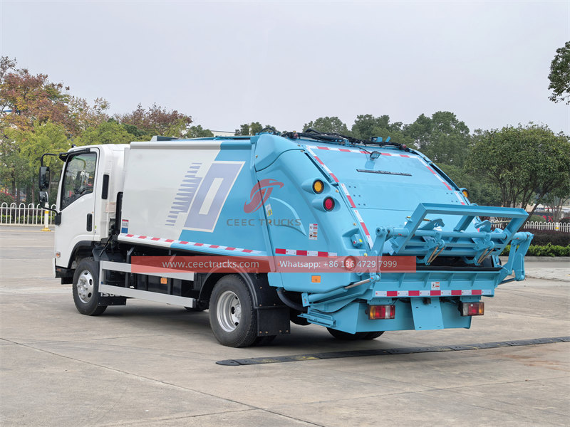 Isuzu 6cbm rear loader garbage truck