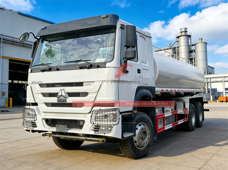 Howo water tank truck