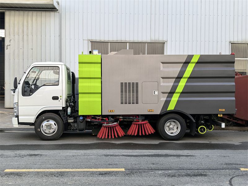 Isuzu NKR Street sweeping Truck