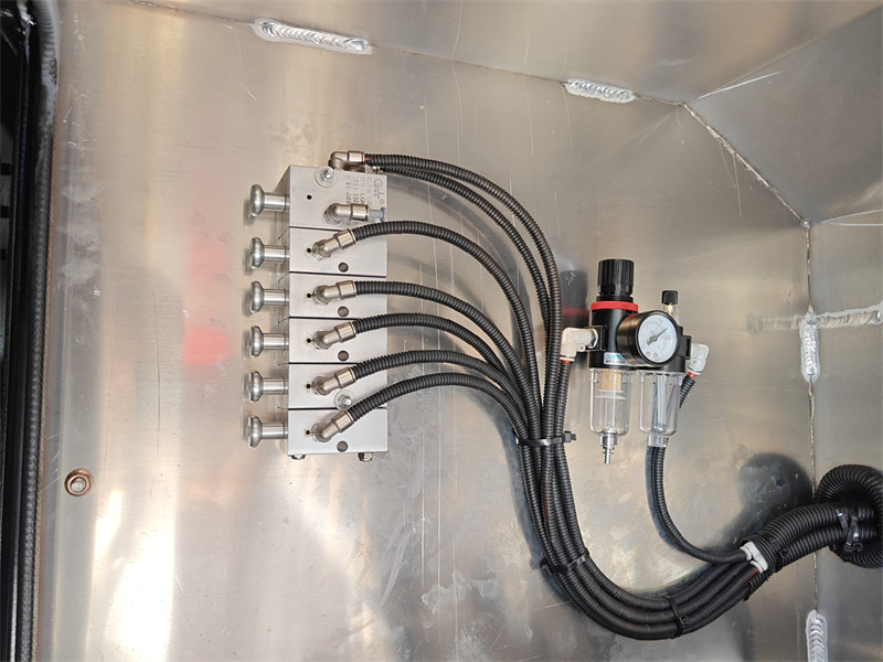 Isuzu GIGA fuel tank truck