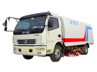 دونغفنغ 7400kg الوزن الإجمالي شاحنة تجتاح الطريق مع كاسحة وغسالة