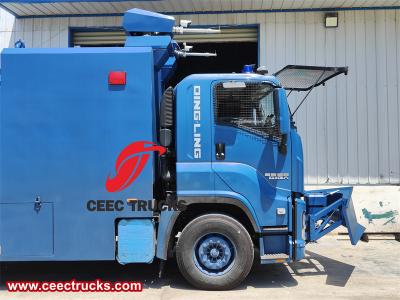 Isuzu Giga armored water cannon truck