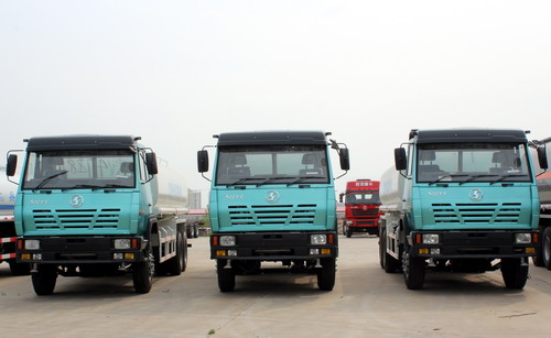 مالي طلب العملاء 4 وحدات styer شاحنة صهريج وقود