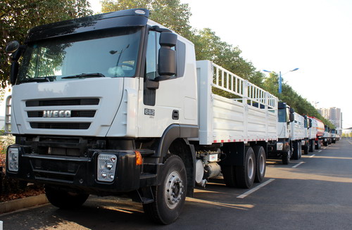 100 وحدة ناقلة وقود iveco وتصدير شاحنة بضائع إلى إيثوبيا