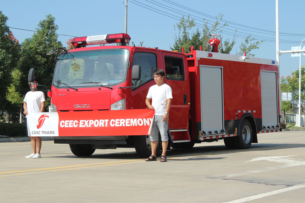 تم تصدير وحدتين من شاحنة إطفاء الرغوة ISUZU إلى أوزبكستان