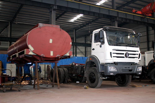 إنتاج شاحنة صهريج لنقل المياه بحجم 20 متر مربع